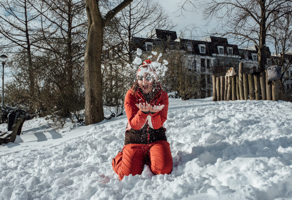 Protest en hun duurzame (winter) sportcollectie; een feestje in de sneeuw
